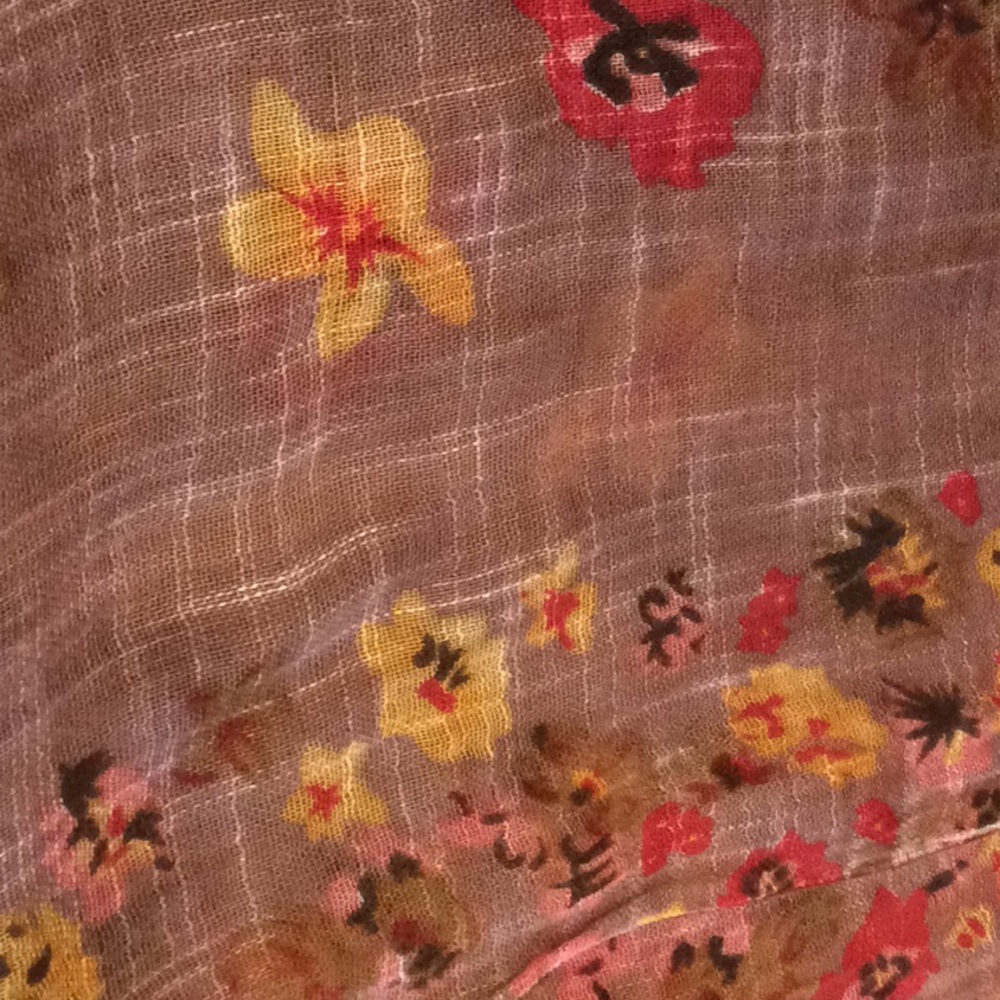Lightweight scarf - Picture 3 of 3